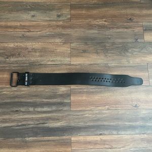Leather weightlifting belt